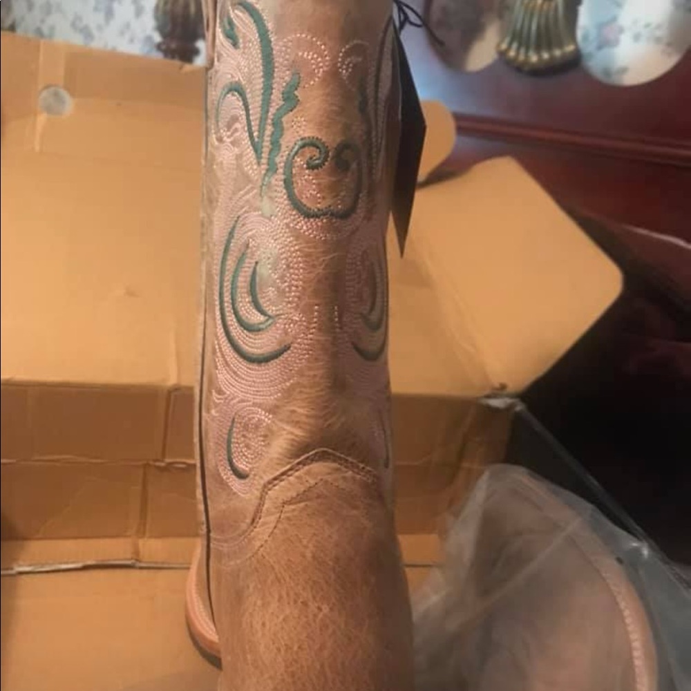 Old West women’s boots